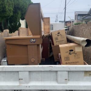 佐賀市で学習机、タンスなど不用品回収